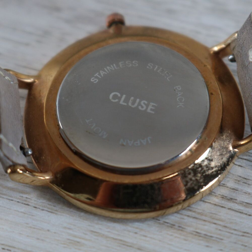 Cluse Minimalist Black Dial Watch – Pre-Owned, Round, Gold/Black - Picture 5 of 10